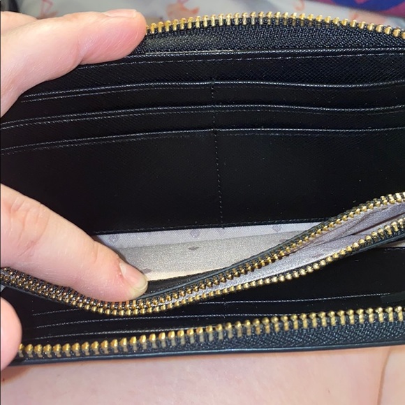 Kate Spade Wallet - Picture 5 of 8